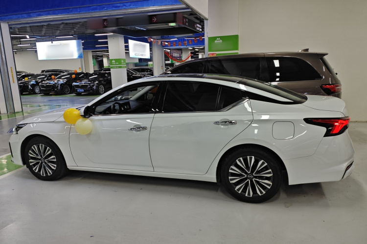 日产 天籁 2022款 2.0L XL-TLS 悦享版车身外观4