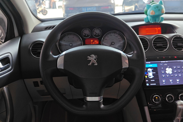 标致408 2013款 2.0L 自动舒适版中控内饰13