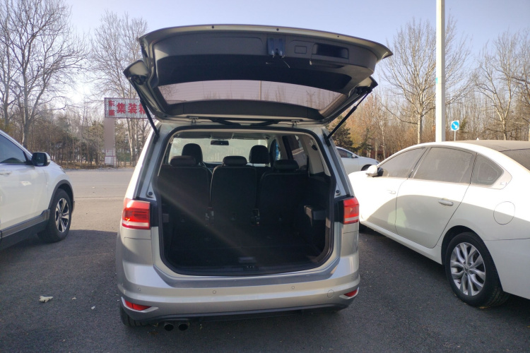 大众 2018款 途安L 280TSI DSG风尚版 7座 国VI机舱底盘23