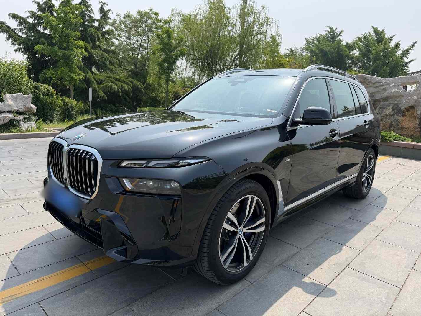 宝马X7 2023款 xDrive40i 尊享型M运动套装(1)
