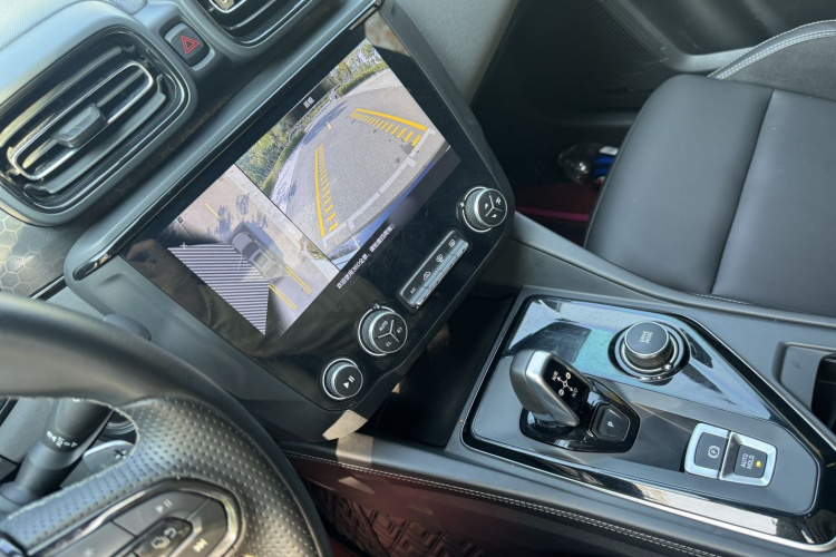 领克03 2022款 2.0TD DCT劲Plus中控内饰7006