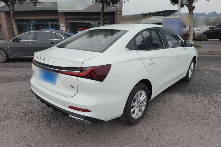 荣威i5 2023款 1.5L CVT豪华版车身外观7