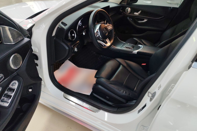 奔驰C级 2020款 改款 C 200 L 时尚型运动版中控内饰7001