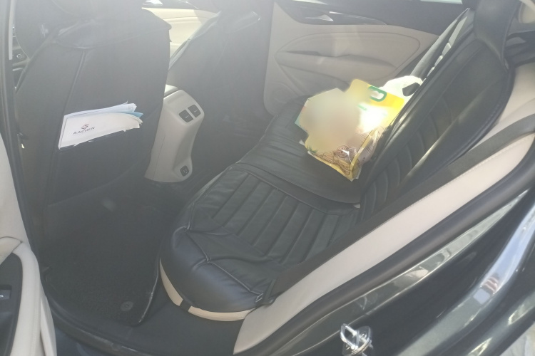 别克 君威 2021款 552T 精英型中控内饰7004