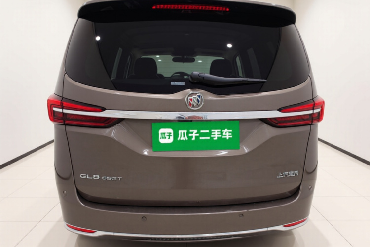 别克GL8 2020款 陆上公务舱 652T 尊贵型车身外观6