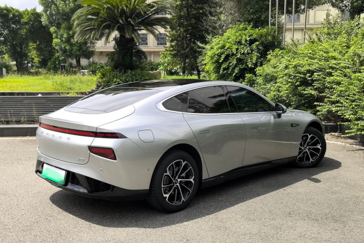 小鹏P7 2022款 625E车身外观6005