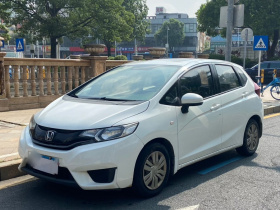 本田 飞度 2016款 1.5L LXS CVT舒适天窗版