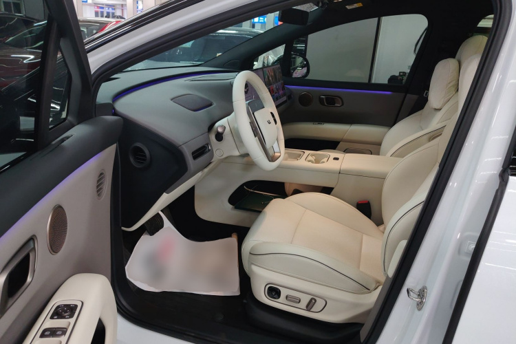 理想汽车 理想i6 2025款 四驱标准型中控内饰20