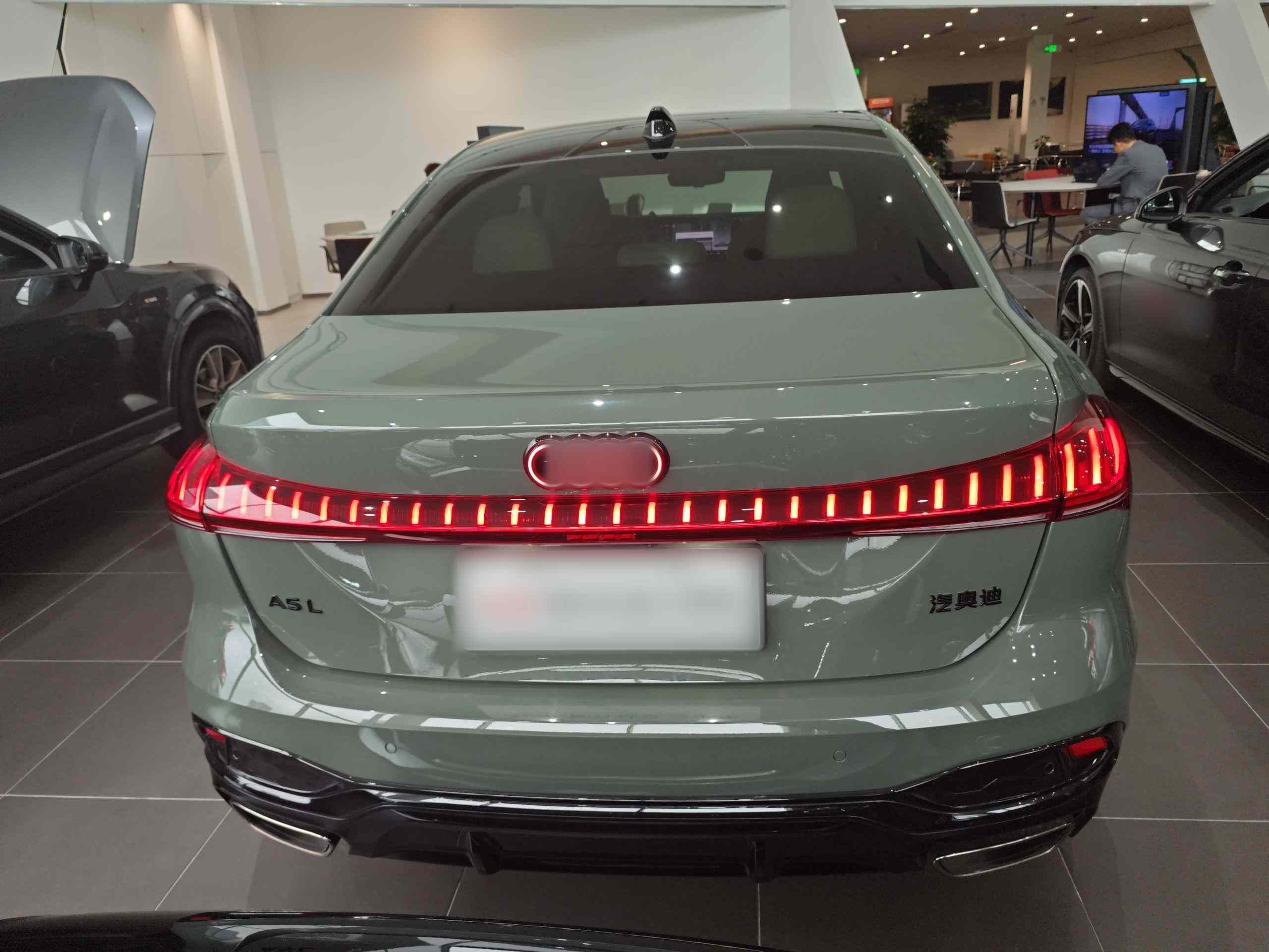 奥迪A5L 2026款 2.0T 运动版 Plus(3)