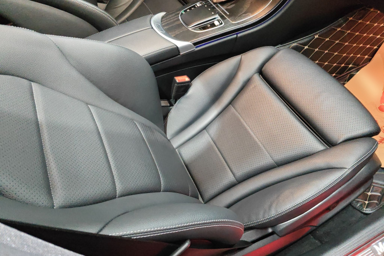 奔驰C级 2021款 C 200 L 时尚型运动版局部细节41