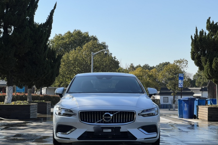 沃尔沃S60 2022款 B4 智远豪华版车身外观6002