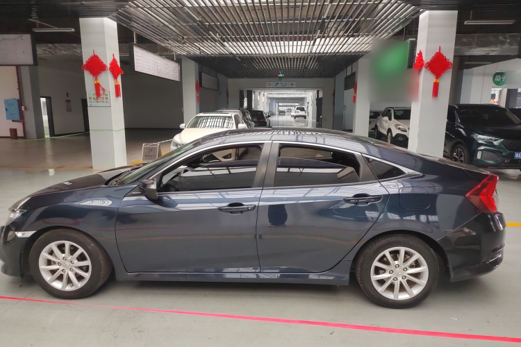 本田 思域 2016款 180TURBO CVT舒适版车身外观4