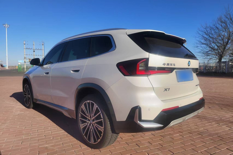 宝马X1 2023款 xDrive25Li X设计套装车身外观6003