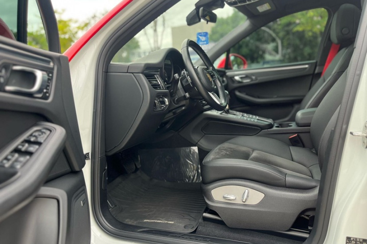 保时捷 2018款 Macan 2.0T中控内饰7003