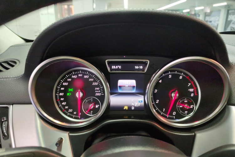 奔驰GLE轿跑 2015款 GLE 320 4MATIC 轿跑SUV局部细节14