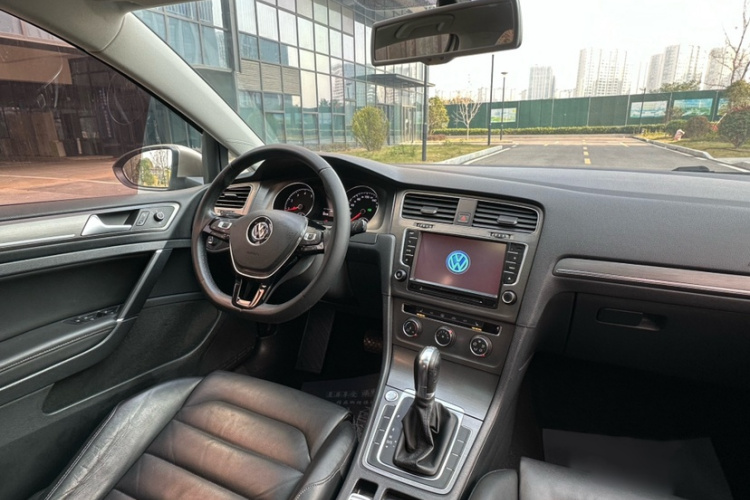 大众 高尔夫 2016款 230TSI 自动豪华型中控内饰7015