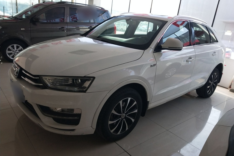 众泰SR7 2016款 1.5T CVT魔方之心版 国IV车身外观4