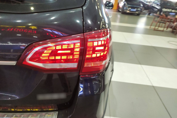 哈弗H6 2017款 红标 运动版 1.5T 自动两驱豪华型车身外观9