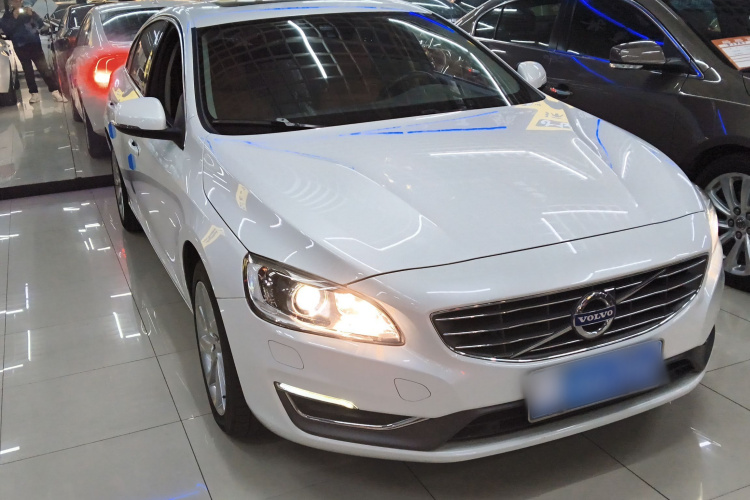 沃尔沃S60 2017款 S60L T4 智远版车身外观6002