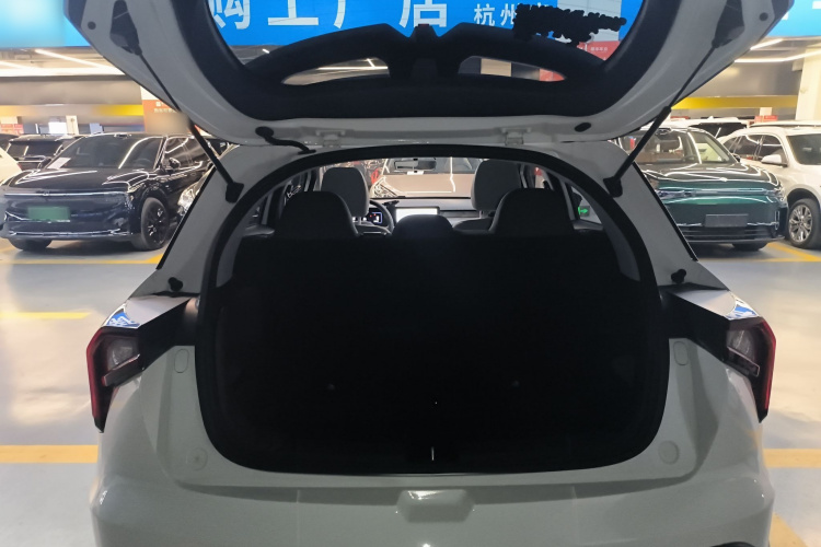 吉利几何E萤火虫 2024款 301km 流光机舱底盘23