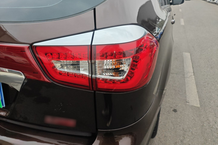 比亚迪S7 2016款 2.0T 自动尊贵型Plus车身外观9