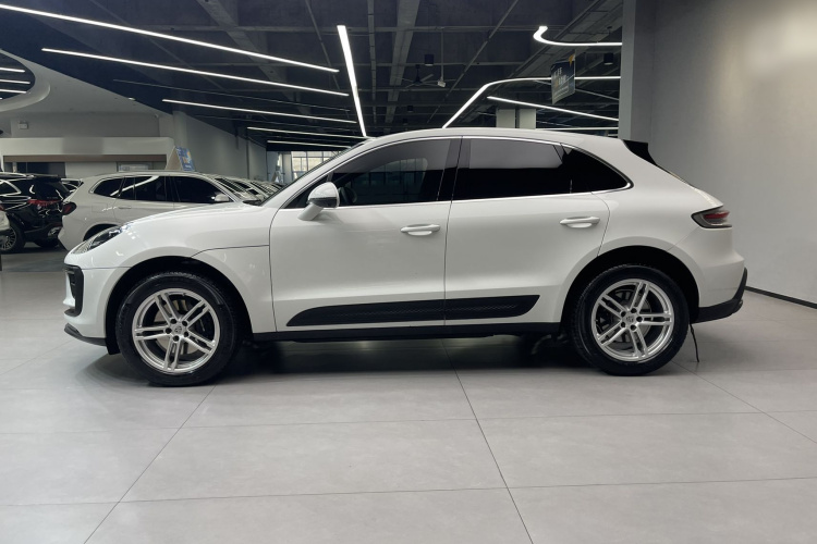 保时捷 2024款 Macan 2.0T车身外观6002