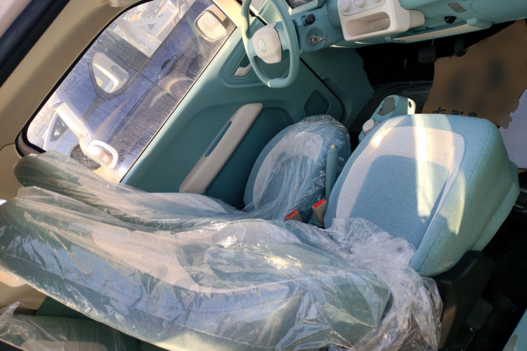 凌宝汽车 凌宝uni 2025款 微甜版 11.52kWh局部细节41