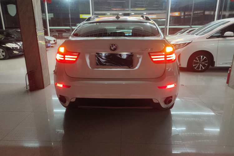 宝马X6 2014款 xDrive35i 运动型车身外观6