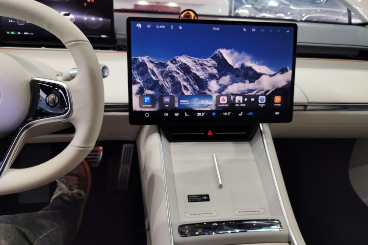 鸿蒙智行 智界S7 2024款 Max+ 后驱超航智驾版中控内饰7002