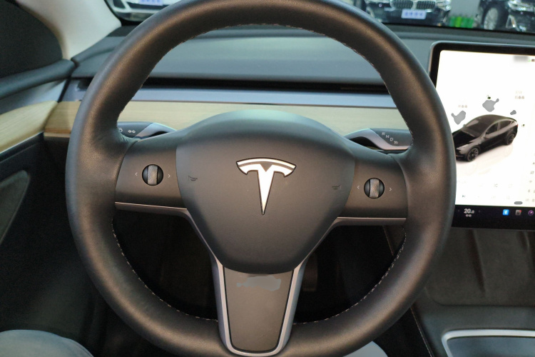 特斯拉 Model Y 2022款 后轮驱动版中控内饰13