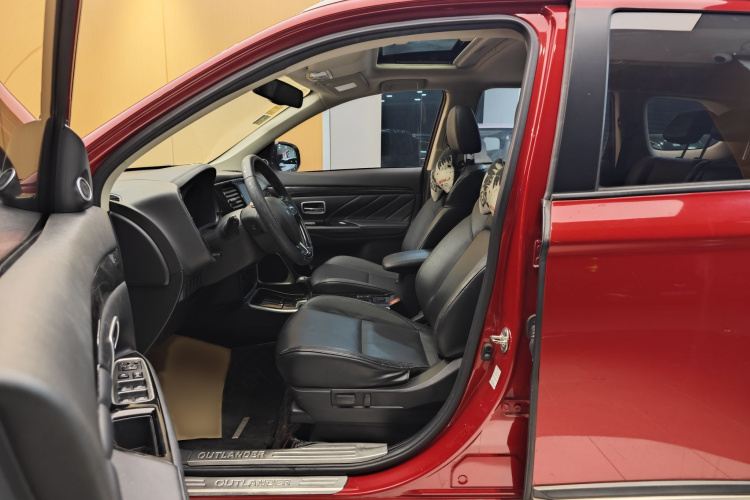 三菱 欧蓝德 2019款 2.0L 两驱畅享版 5座 国V车身外观6009