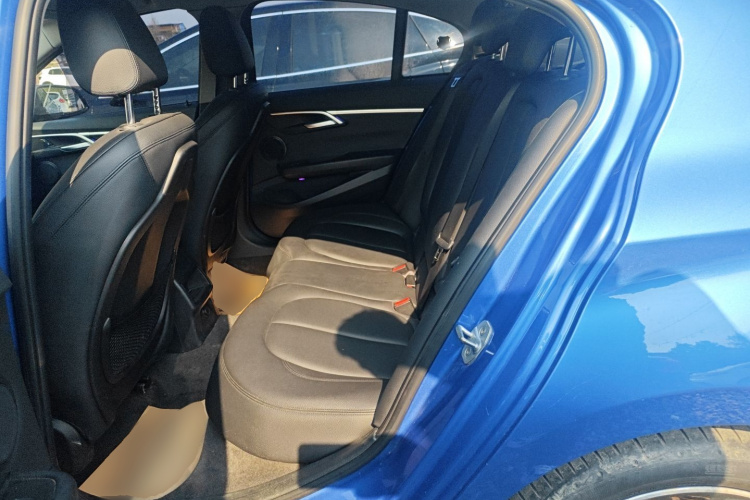 宝马1系 2018款 118i 运动型中控内饰21