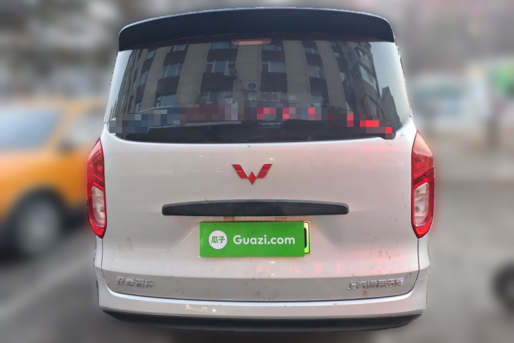 五菱汽车 五菱宏光新能源 2024款 纯电版 300KM 实用型车身外观6