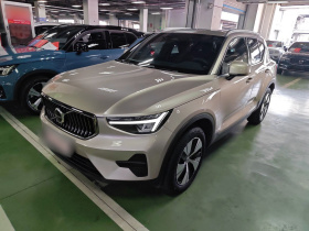 沃尔沃XC40 2024款 B3 智远豪华版