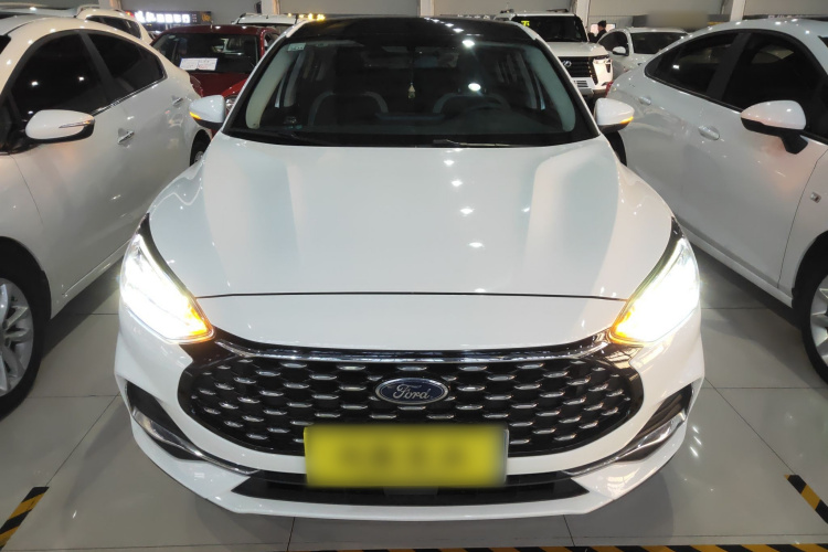 福特 福克斯 2021款 三厢 1.5L 自动锋跃型车身外观2