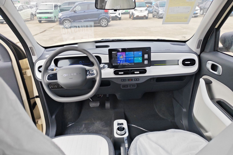 吉利银河 熊猫 2025款 210km 元气熊中控内饰12