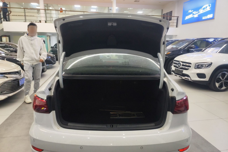 奥迪A3 2020款 Limousine 35 TFSI 时尚型 国VI机舱底盘23