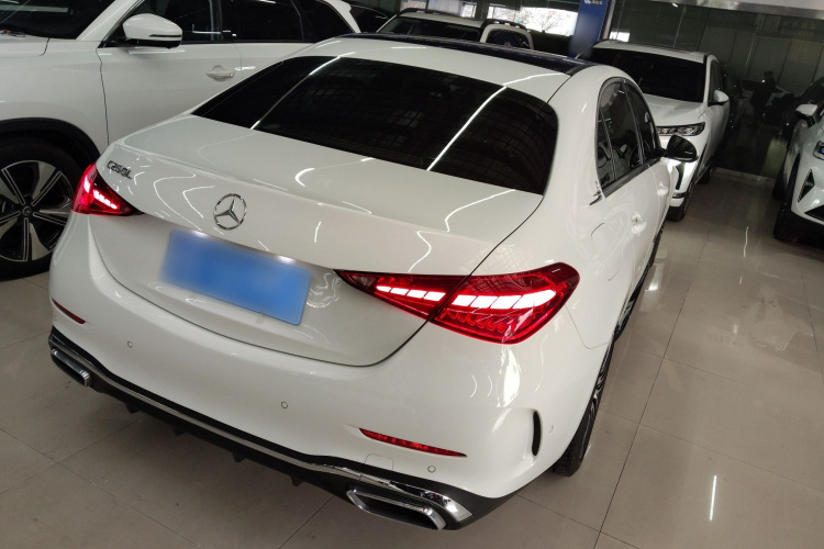 奔驰C级 2022款 C 260 L 运动版车身外观7