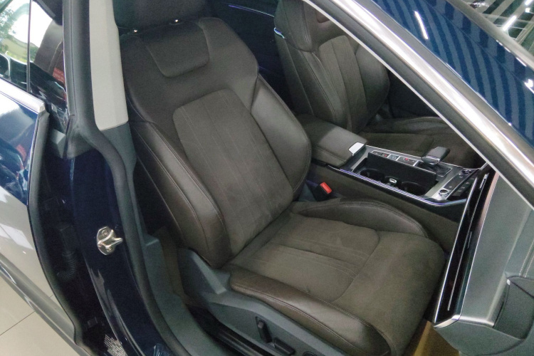 奥迪A7L 2022款 45 TFSI S-line 筑梦未来版局部细节41