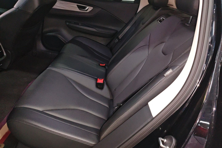 红旗E-QM5 2023款 620km PLUS中控内饰7002