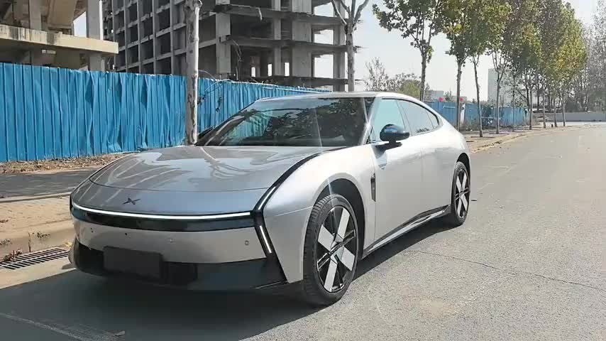 小鹏P7 2025款 702 长续航 Ultra实拍1