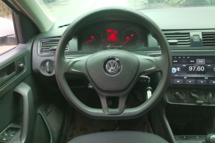 大众 桑塔纳 2021款 1.5L 手动风尚版中控内饰13