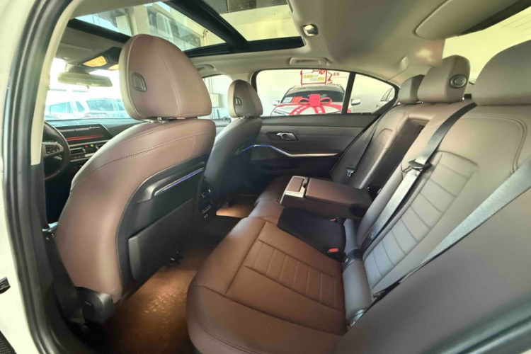 宝马3系 2021款 325Li M运动套装中控内饰7002