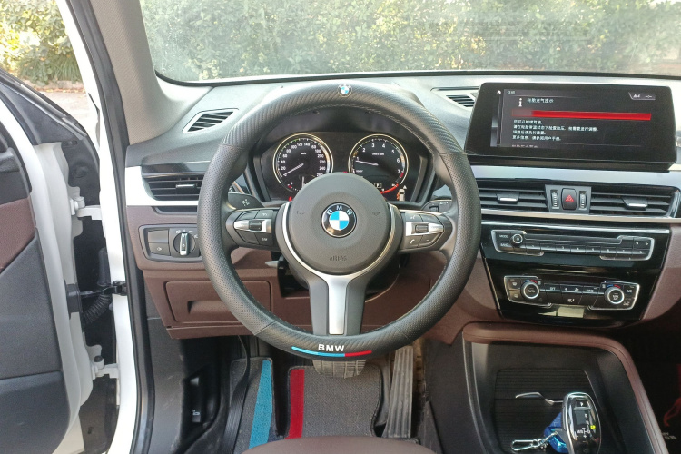 宝马X1 2022款 sDrive25Li 领先型中控内饰13