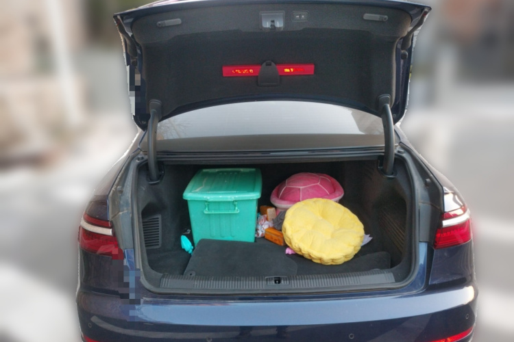 奥迪A8 2018款 A8L 55 TFSI quattro投放版尊享型中控内饰23