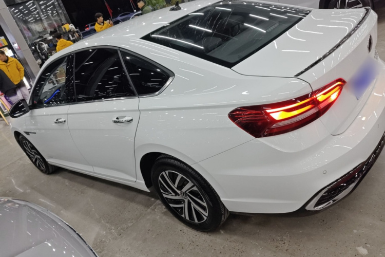 大众 朗逸 2024款 300TSI DSG星空领先版车身外观4