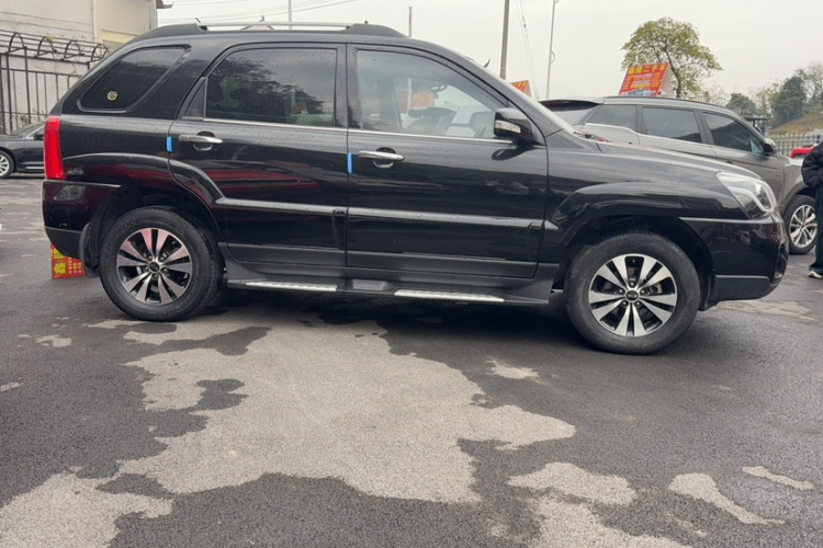 起亚 狮跑 2013款 2.0L 手动两驱版GLS车身外观6002