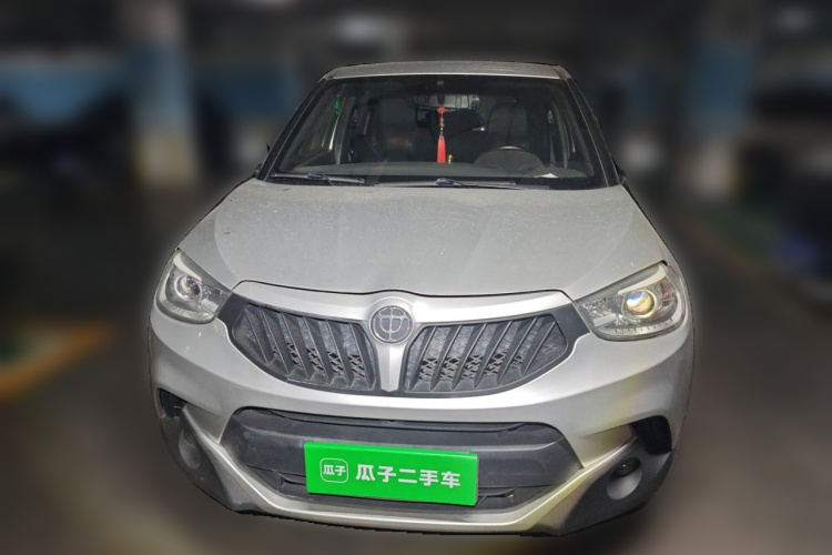 中华V3 2015款 1.5L 手动舒适型车身外观2