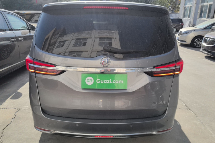 别克GL8 2022款 陆上公务舱 652T 豪华型车身外观6