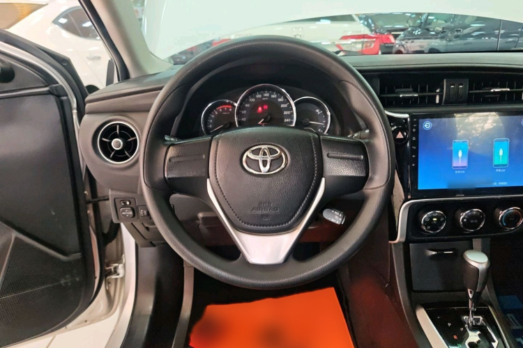 丰田 卡罗拉 2018款 1.2T S-CVT GL智享版中控内饰7002
